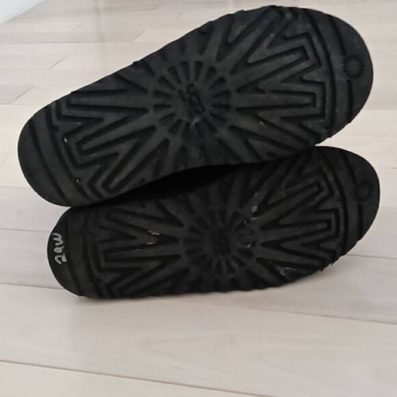 UGG Women's Classic Short II Ankle Boots Black Size 6 - Picture 2 of 4